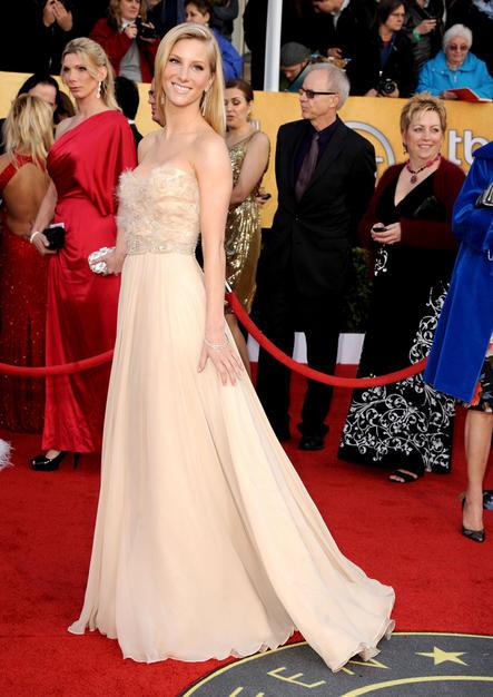 Heather Morris bombed in this ruffled low-cut homecoming dance inspired dress