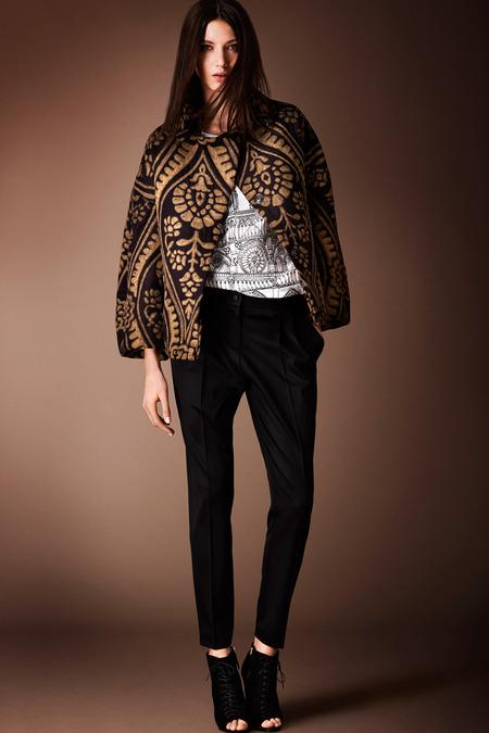 Burberry Prorsum Pre-Fall 2014. If you tend to go dark in the winter, why not do it with a hint of gold?
