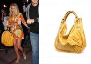 Jessica Simpson dines in bold colors at Beso